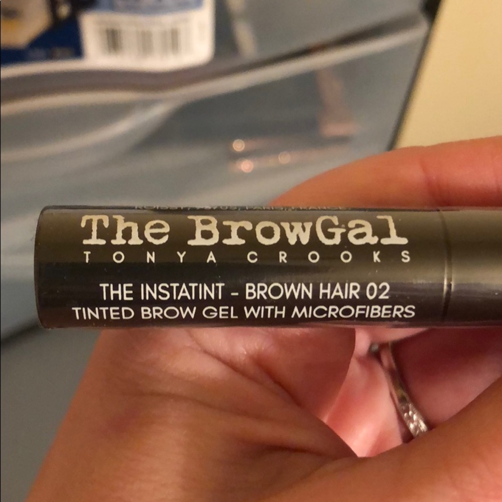 The Browgal tinted brow gel with micro fibers